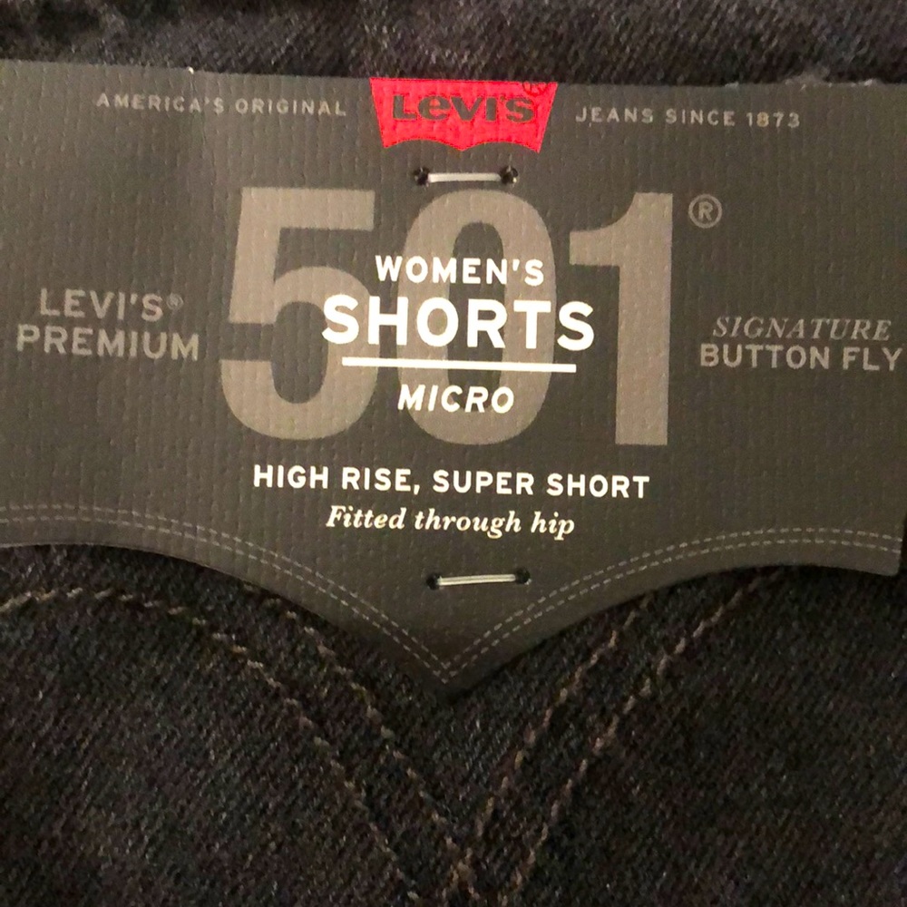 Levi’s short shorts